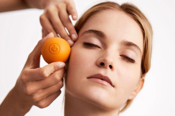 Soins pour le visage GERMAINE DE CAPUCCINI Parc de Vacances Magic Robin Hood Alfas del Pi Soins pour le visage GERMAINE DE CAPUCCINI Parc de Vacances Magic Robin Hood Alfas del Pi