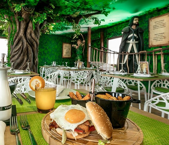 Restaurants à thème Parc de Vacances Magic Robin Hood Alfas del Pi