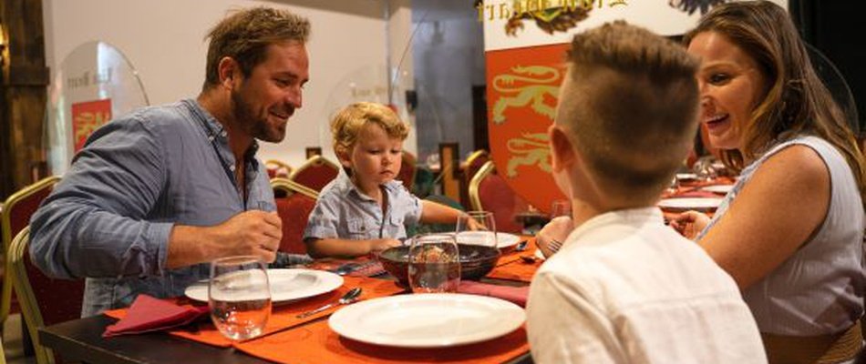 -Restaurant magique LionHeart :  Parc de Vacances Magic Robin Hood Alfas del Pi