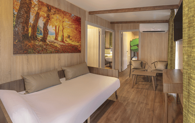 CHALET 'NEW SHERWOOD' 3 CHAMBRES JACUZI PREMIUM Parc de Vacances Magic Robin Hood Alfas del Pi CHALET 'NEW SHERWOOD' 3 CHAMBRES JACUZI PREMIUM Parc de Vacances Magic Robin Hood Alfas del Pi