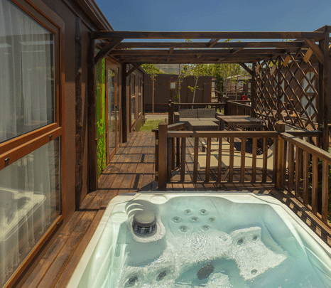 CHALET 'NEW SHERWOOD' 3 CHAMBRES JACUZI PREMIUM Parc de Vacances Magic Robin Hood Alfas del Pi CHALET 'NEW SHERWOOD' 3 CHAMBRES JACUZI PREMIUM Parc de Vacances Magic Robin Hood Alfas del Pi